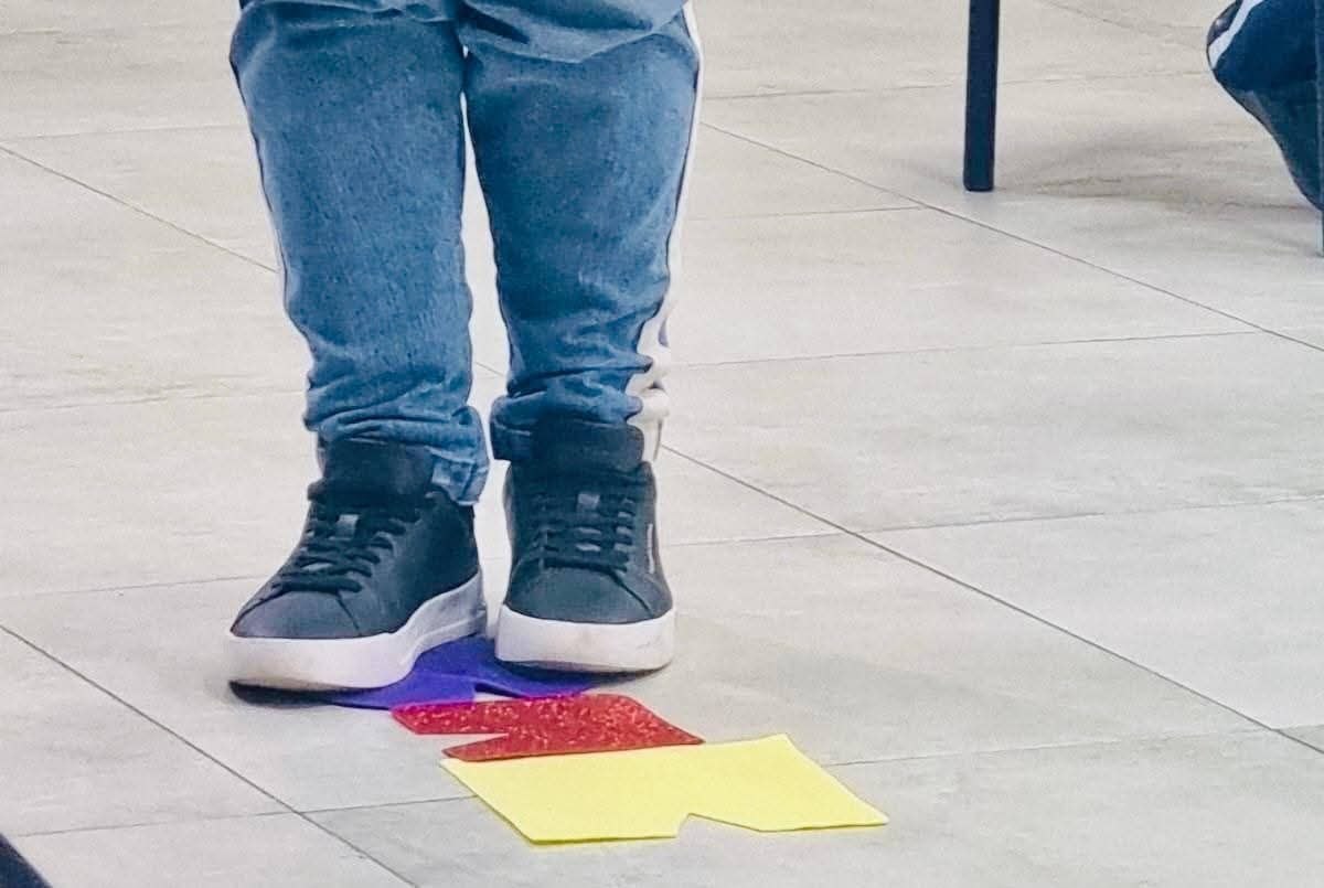 סימונים צבעוניים בתהליך קונסטלציה